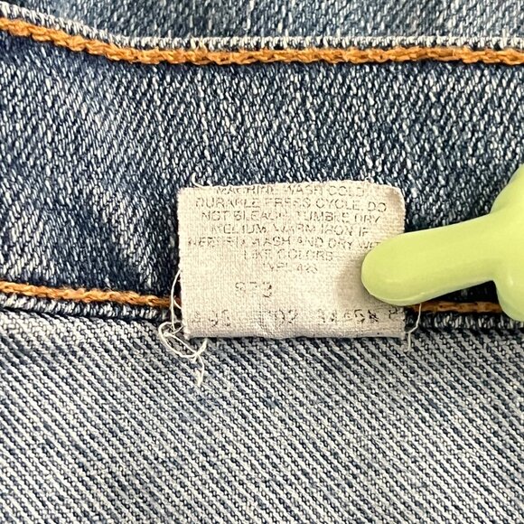 Vtg 90s Levi’s 515 Cutoff Jean Shorts Women's 16M Denim Raw Hem Frayed Red Tab - Picture 6 of 12